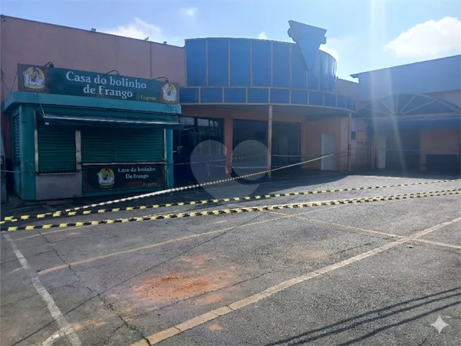 Barracão à venda ou para locação em Centro - SP