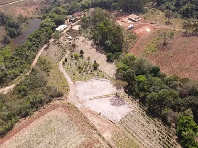 SÍTIO À VENDA - 13.000 m² ENTRE VARGINHA E MONSENHOR PAULO/MG
