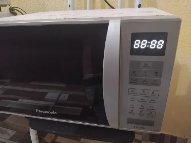 Microondas Panasonic 35L conservado funcionando perfeitamente esquentando normal 
