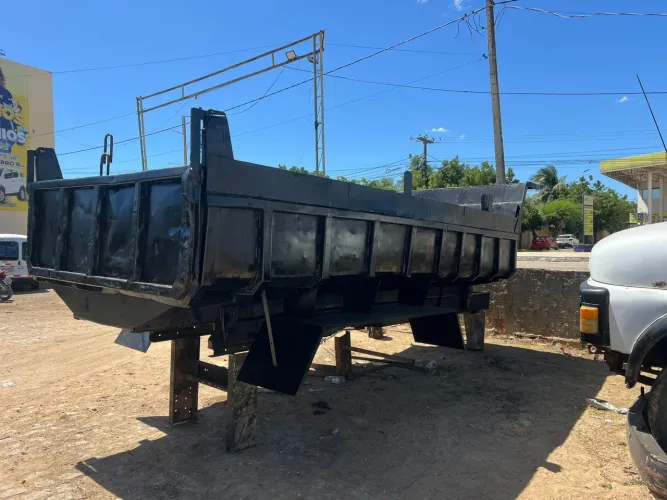 Basculante de 8/10 m³ para toco e trucado truck 