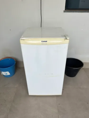 Vendo frigobar cônsul 120 litro
