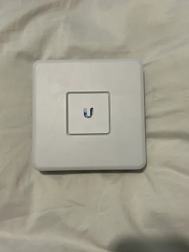 UBIQUITI USG C/FONTE - NOVO S/CAIXA