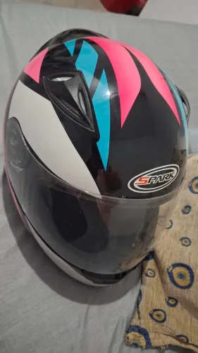 Capacete feminino 