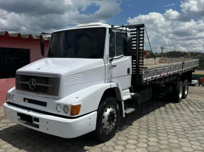 MB L 1620 6x2 Ano 2009 Carroceria
