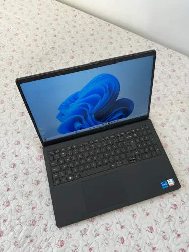 Notebook Dell Inspiron 15 3520 Core i7-1255U (12ª Geração)