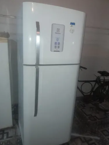 GELADEIRA ELETROLUX 220v