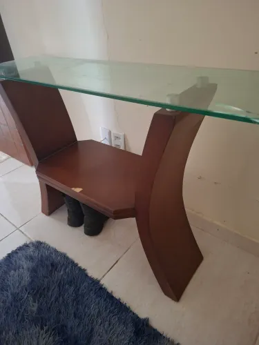 Móvel para sala ou quarto.