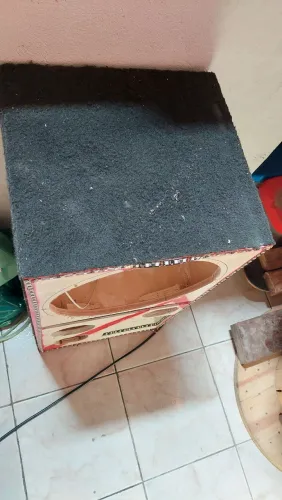 Caixa para grave de 15 em perfeito estado!