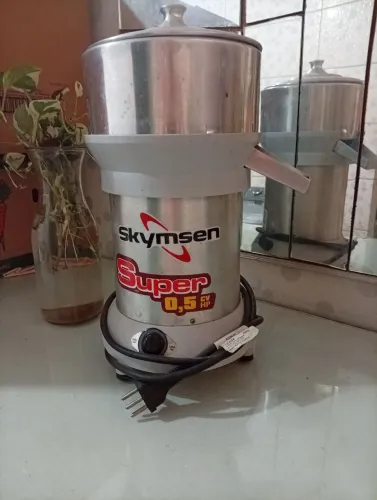 Vendo extrator de suco de laranja profissional 