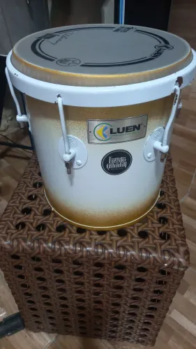 VENDO REPIQUE DE MÃO LUEN SÉRIE HOMENAGEM UBIRANY FUNDO DE QUINTAL  