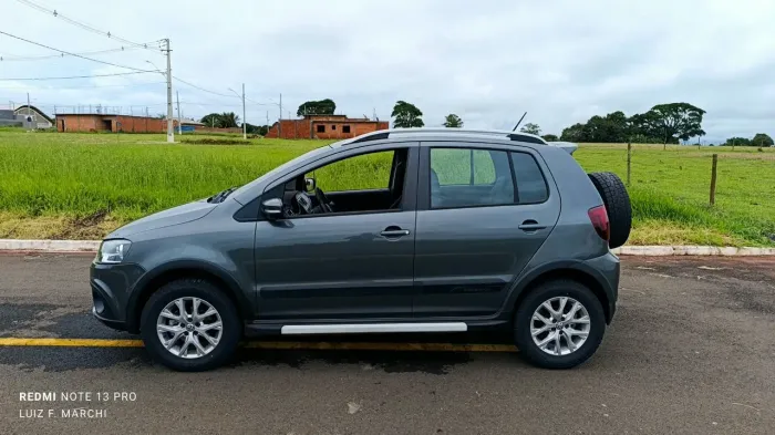 Volkswagen Crossfox 1.6 MI Total Flex 8V 5P 2013