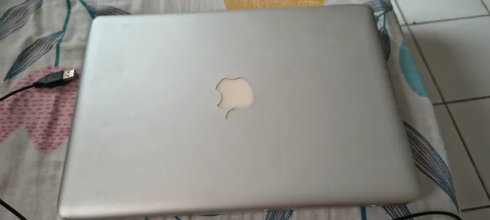 MacBook Pro Windows 10
