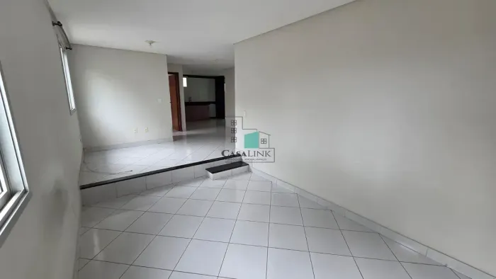 Aluga-se Apartamento 2 Quartos Grande no Bairro Novo México