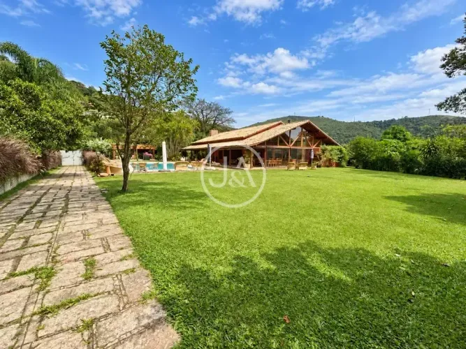 Casa para venda em Nogueira - Petrópolis/RJ