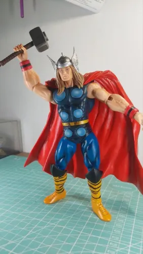 Action Figure Thor Marvel Select Diamond Select - 20cm - Colecionável