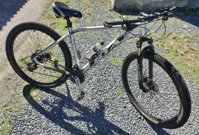 Bike aro 29 freio hidráulico Semi novo pneus Semi novos 27 velocidades quadro 19 