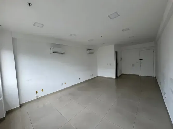 Sala para locação com 30 m² pronta para usar