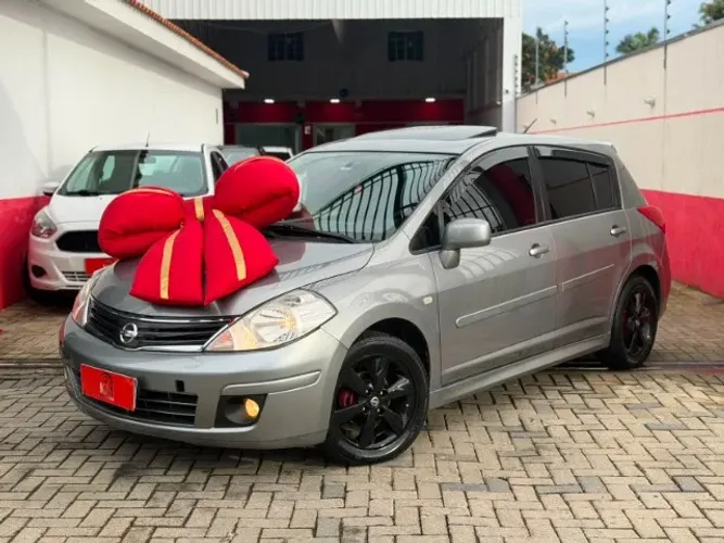 Nissan Tiida SL 1.8/1.8 Flex 16V Aut. 2012