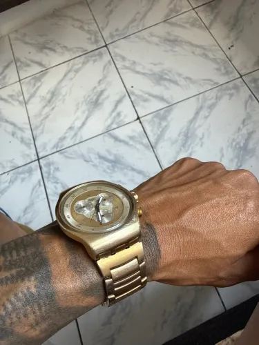 Swatch pirâmide