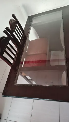 Mesa com 4 cadeiras
