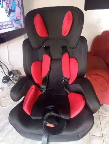 Vende-se cadeira infantil pra carro