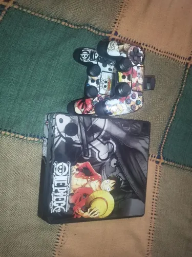 VENDO PLAYSTATION 4 (ADESIVADO)