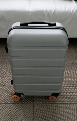 Mala de viagem 10Kg padrão ANAC/ com cadeado embutido.
