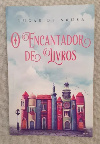 Livro "O encantador de livros" de Lucas de Souza