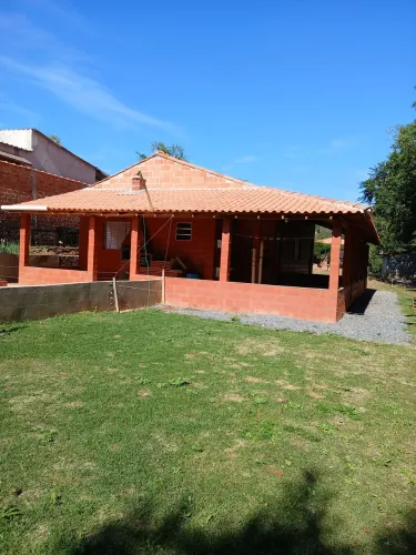 Chácara com piscina, varanda e churrasqueira.Bairro Piraporao PIEDADE.