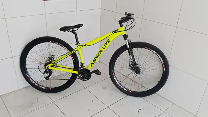 Vendo uma linda bicicleta Absolut Nero original com 21 marcha (com nota fiscal)