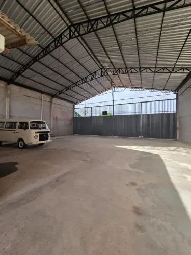 ALUGO Galpão Próximo Br. Todo pronto.