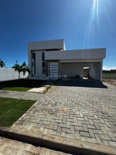 Casa em condomínio fechado na praia de Japaratinga