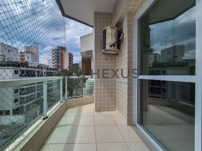 Apartamento com varanda e vista livre a venda na praia das Asturias, Guaruja