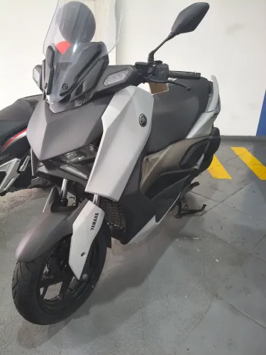 Yamaha Xmax 250 Connected