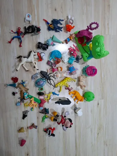 Lote miniaturas 73 peças