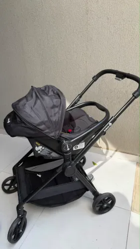 Carrinho Bebê Safety First com Bebê Conforto