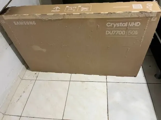 TV Samsung Crystal UHD Modelo: DU7700 50"