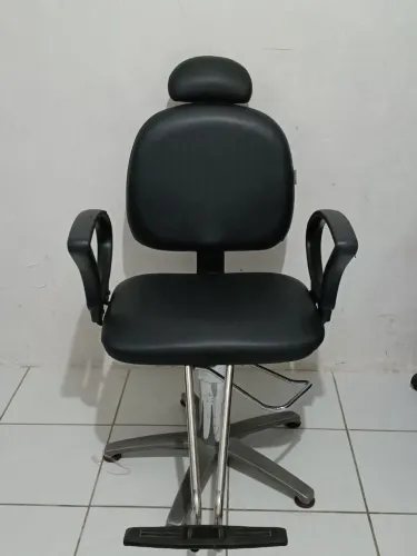 Cadeira hidráulico cada unidade 680 <br><br>4 cadeira separada 500,00 cada