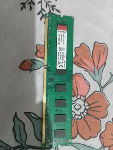 4 GB de ram ddr3 kingston 1333 MHZ
