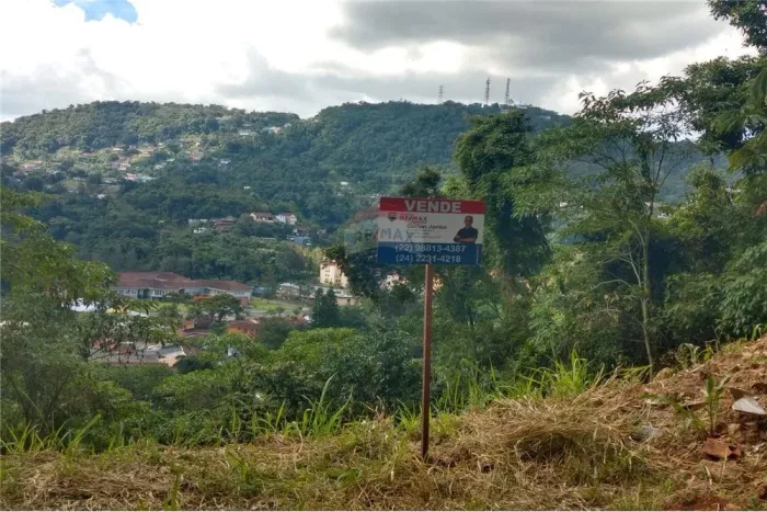 Terreno com preço reduzido na Rua Nicarágua no Bairro Quitandinha com 922m².