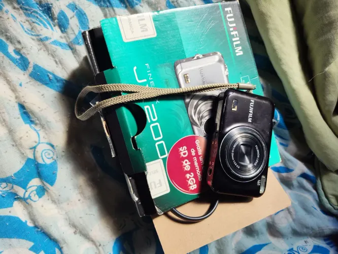 Camera Fujifilm 14 MP 