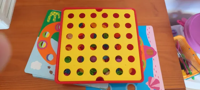 Jogo brinquedo encaixe cores