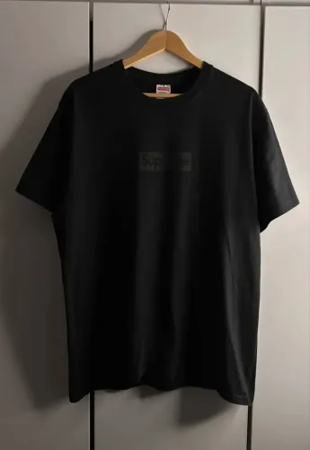 camiseta supreme tonal box logo black tee sup camisa ss23 peita preta peito jersey manga 