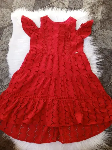 Vestido infantil arrumado 