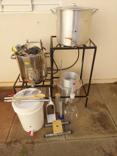 Kit panelas e acessórios de cerveja artesanal