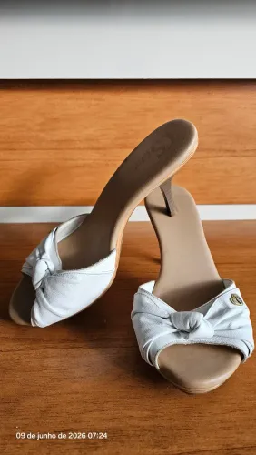 Tamanco Salto Alto Carmen Steffens em couro