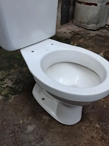 Acento sanitário com caixa acoplada