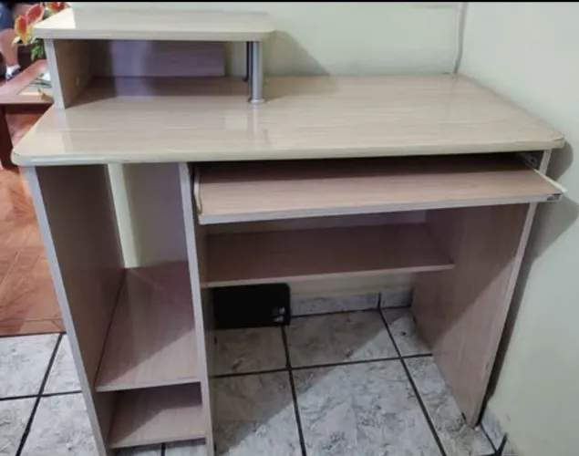 Escrivaninha de computador