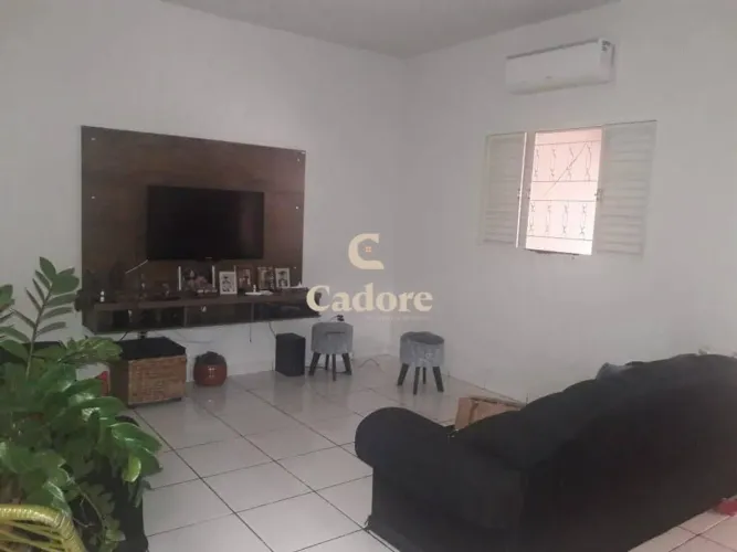 Casa à venda no Laranjeiras com 6 quartos sendo 02 suítes