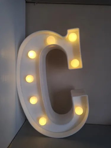Luminária de Letra "C" Led decorativa